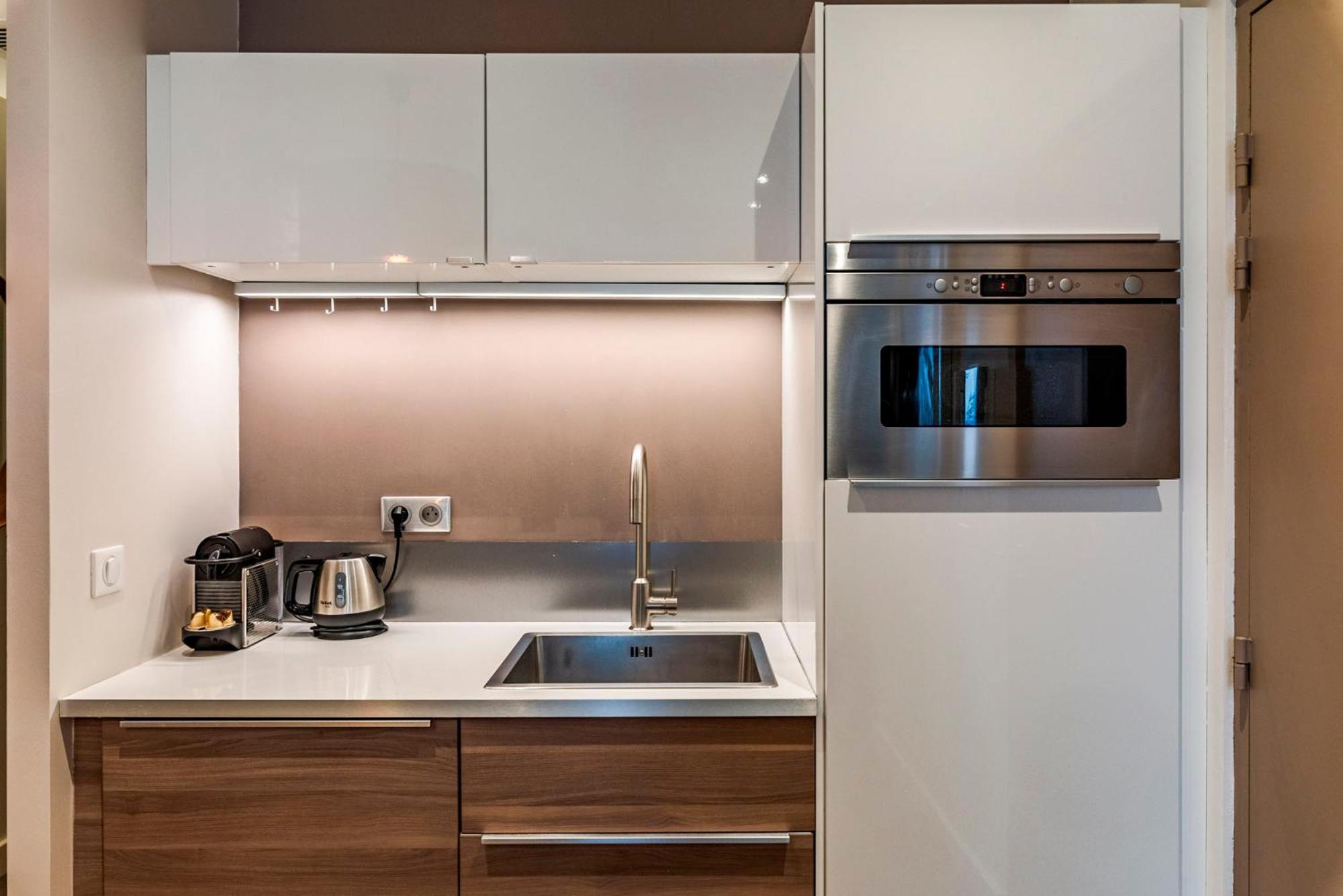 Luxury Family 2Br - Prime Location, Walk To Beach & Shopping, Sunny Balcony - Totolulu Cannes Hoche Экстерьер фото