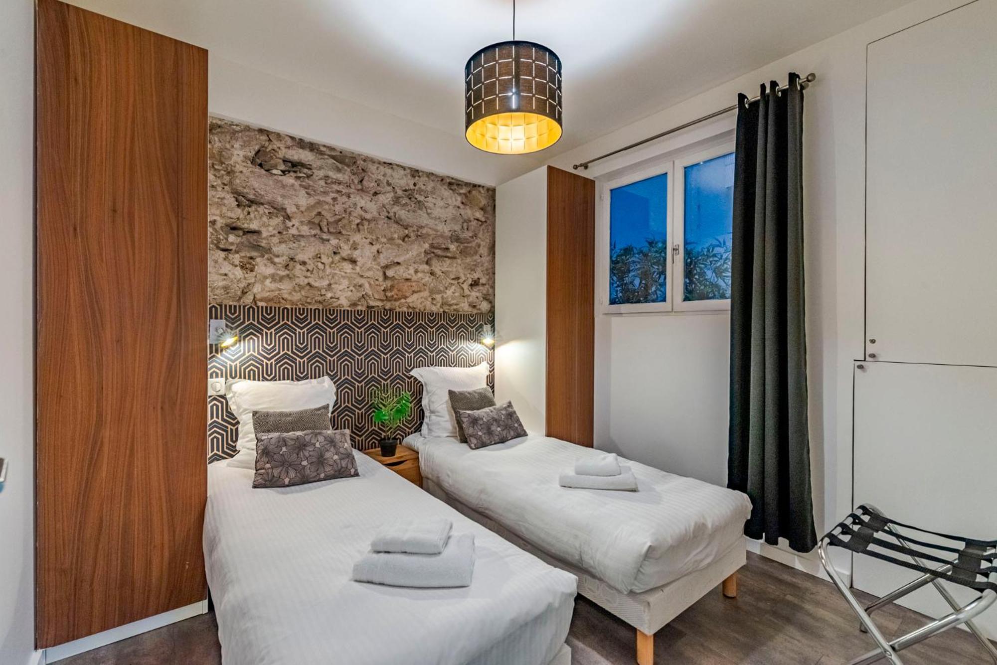 Luxury Family 2Br - Prime Location, Walk To Beach & Shopping, Sunny Balcony - Totolulu Cannes Hoche Экстерьер фото
