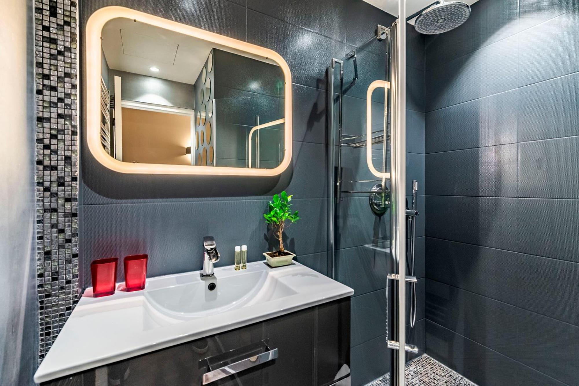 Luxury Family 2Br - Prime Location, Walk To Beach & Shopping, Sunny Balcony - Totolulu Cannes Hoche Экстерьер фото