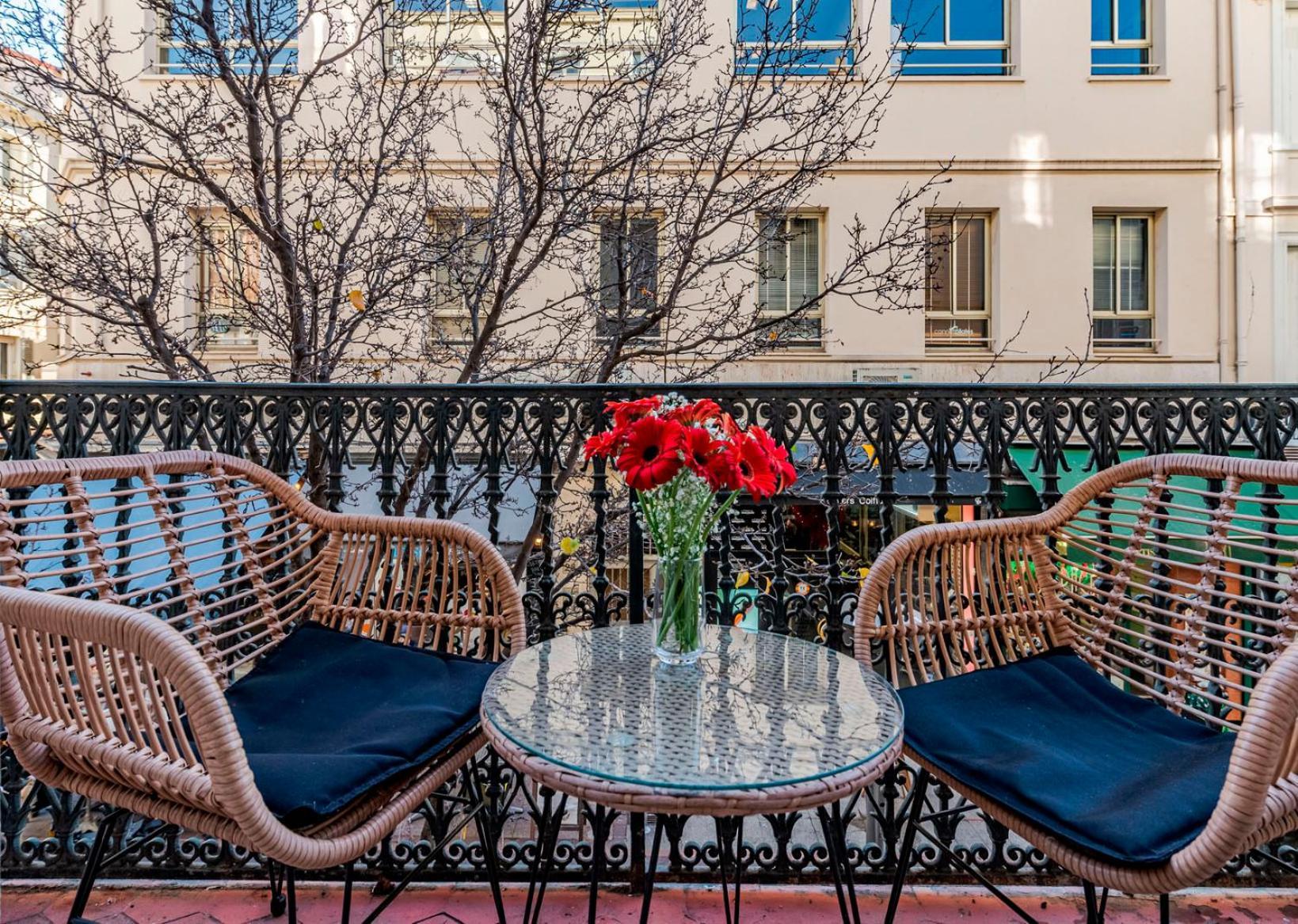 Luxury Family 2Br - Prime Location, Walk To Beach & Shopping, Sunny Balcony - Totolulu Cannes Hoche Экстерьер фото